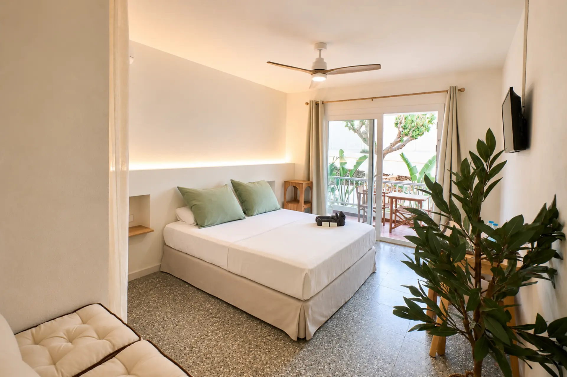 Habitación doble — Hotel S'Algaret, Fornells